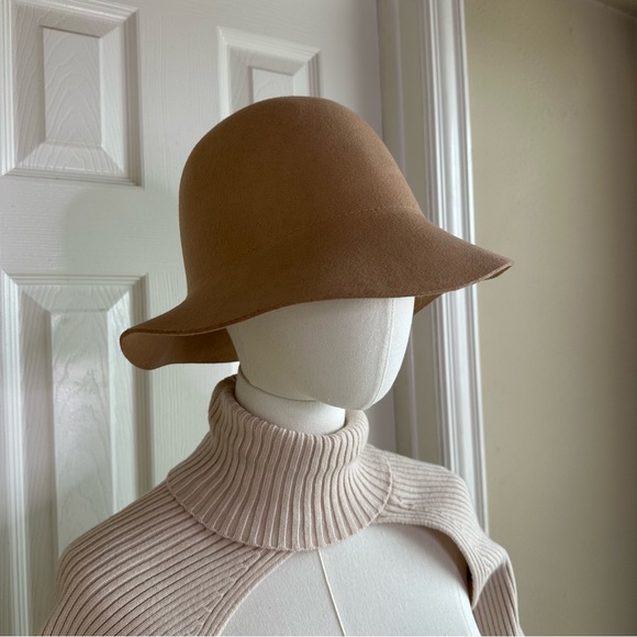 Wool Neutral Hat - Picture 2 of 5
